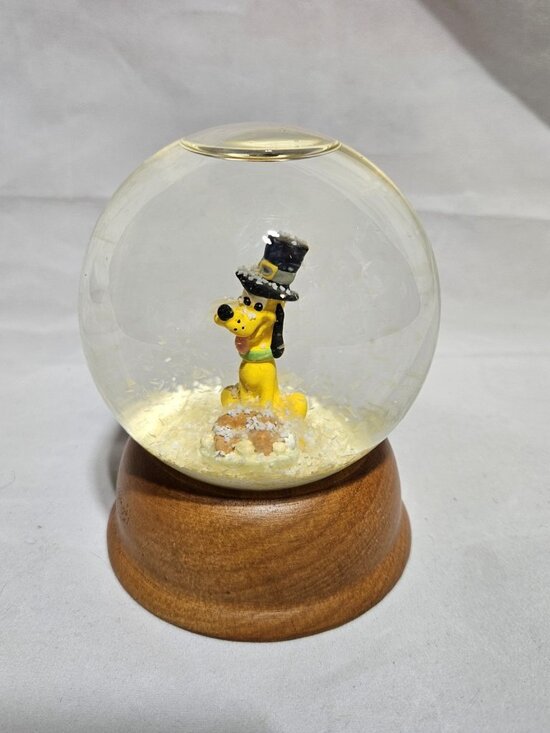 Disney Other - Disney NE Pluto Thanksgiving Holiday Crystal Snow Globe Vintage Limited Edition
